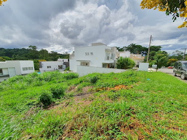 Lote / Terreno para Venda em Condomínio em Granja Viana  -  Carapicuíba