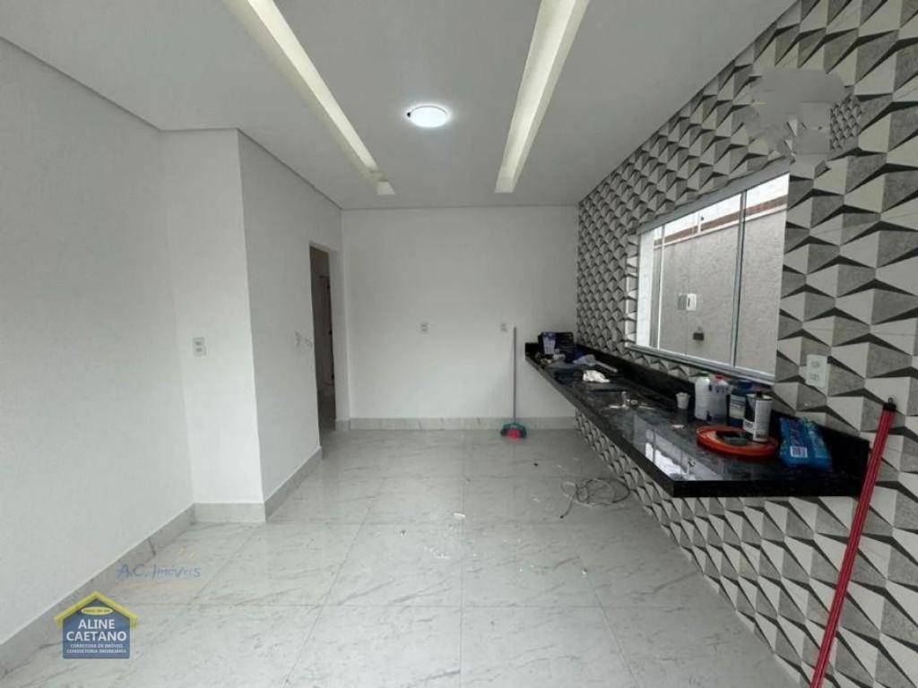 Casa à venda com 4 quartos, 2 suítes, 4 vagas e 165m² no Vila Caiçara, Praia Grande (SP) — foto 5 de 19