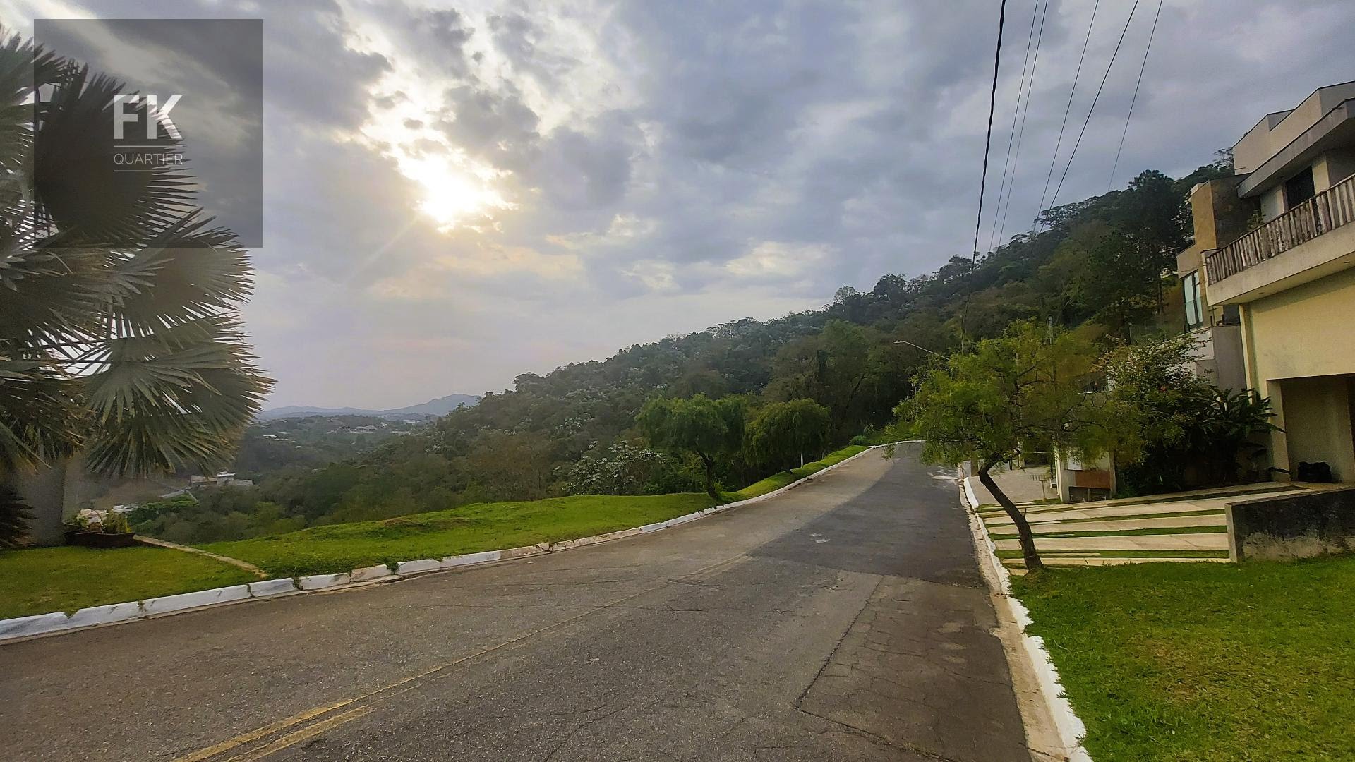 Terreno à venda com 360m² de terreno no Alphaville, Santana de Parnaíba — foto principal