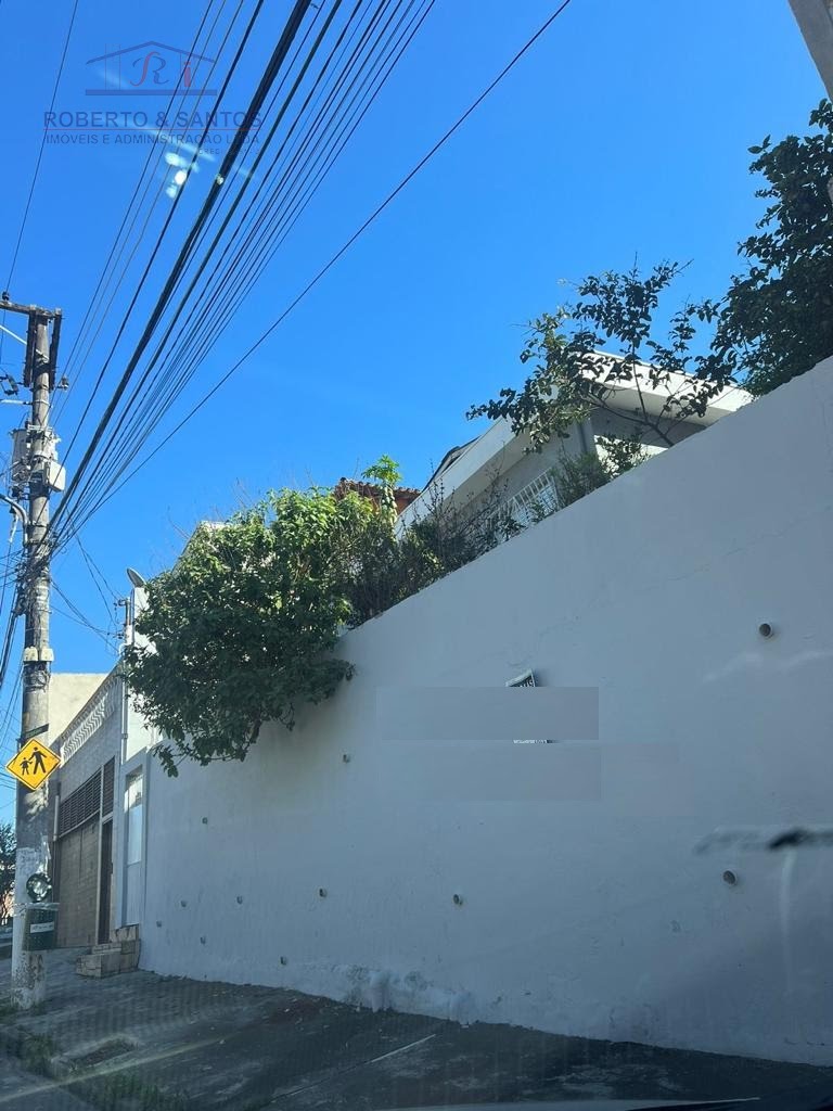 fundos para outra rua