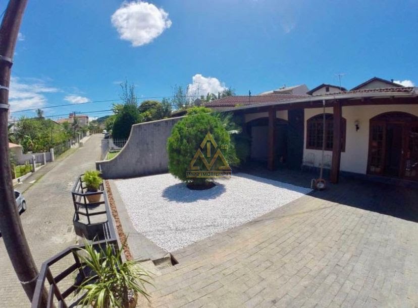 Casa à venda com 4 quartos, 4 banheiros, 2 vagas e 290m² no Velha, Blumenau (SC) — foto 3 de 16