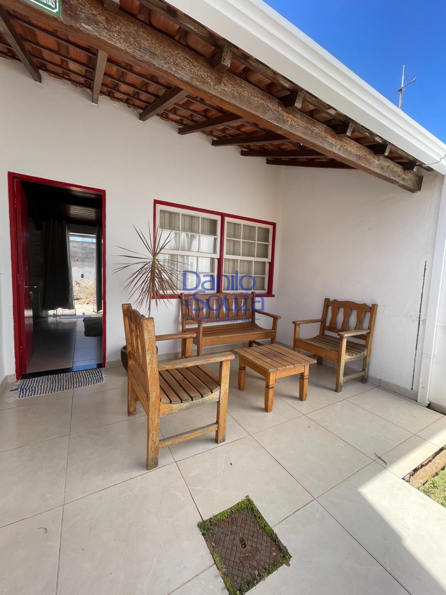 Casa à venda com 3 quartos, 1 banheiro, 2 vagas e 192m² no Vila Lamartine (área II ), Araxá (MG) — foto 2 de 22