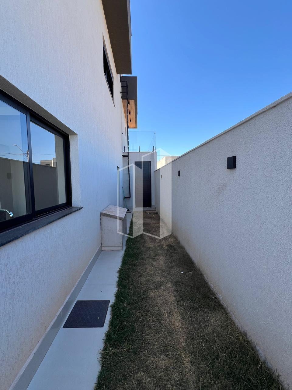 Casa à venda com 4 quartos, 3 suítes, 2 vagas e 246m² no Jardins Capri, Senador Canedo (GO) — foto 14 de 30