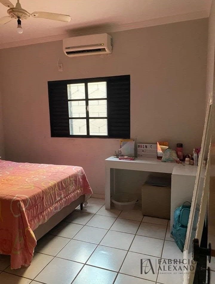 Casa à venda com 3 quartos, 1 suíte, 4 vagas e 250m² no Jardim Tarraf II, São José do Rio Preto (SP) — foto 5 de 17