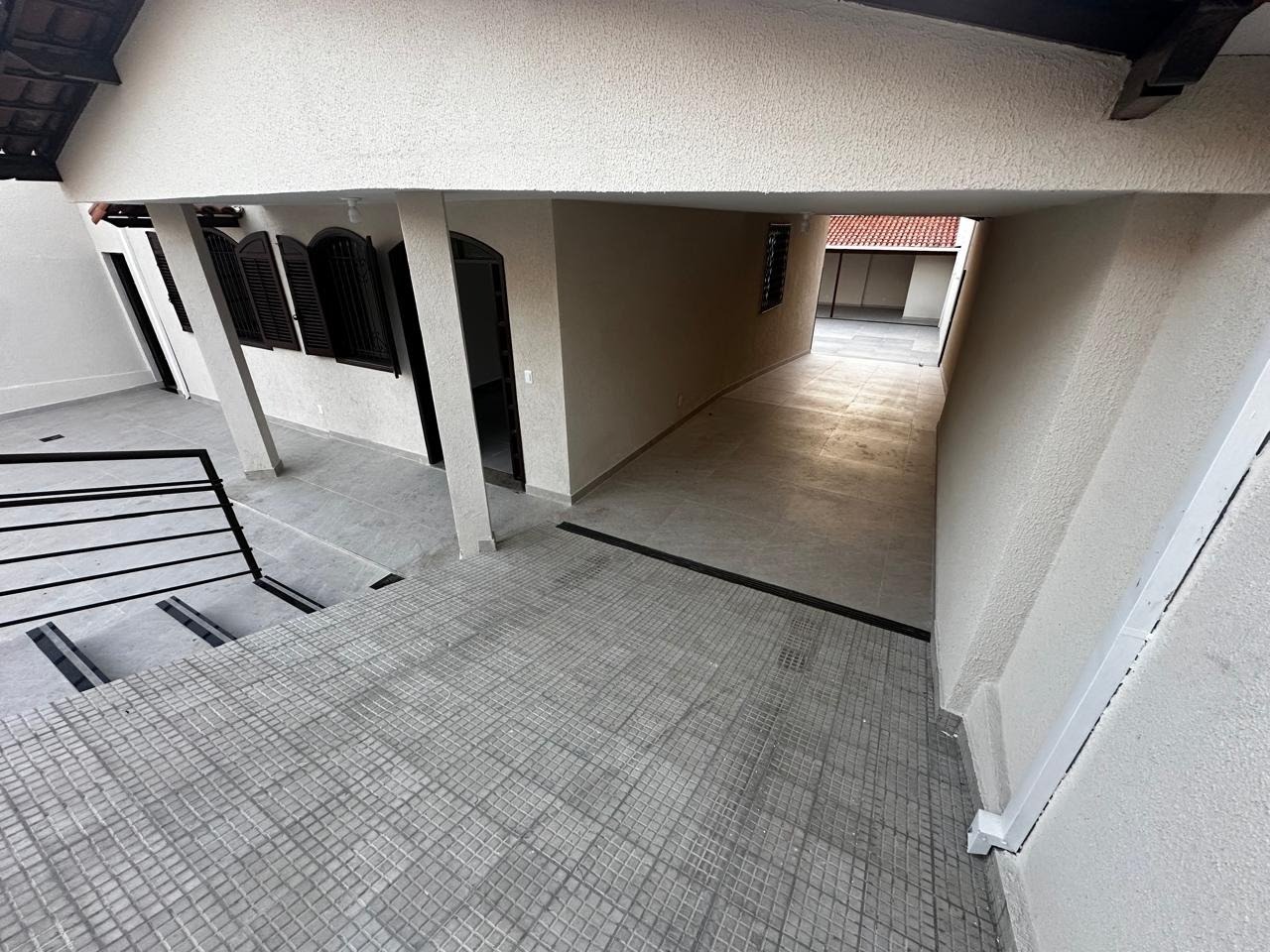 Casa para alugar com 3 quartos, 2 banheiros, 8 vagas e 192m² no Santa Branca, Belo Horizonte (MG) — foto 2 de 13