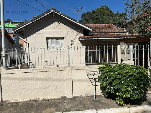 Casa da direita numero 90