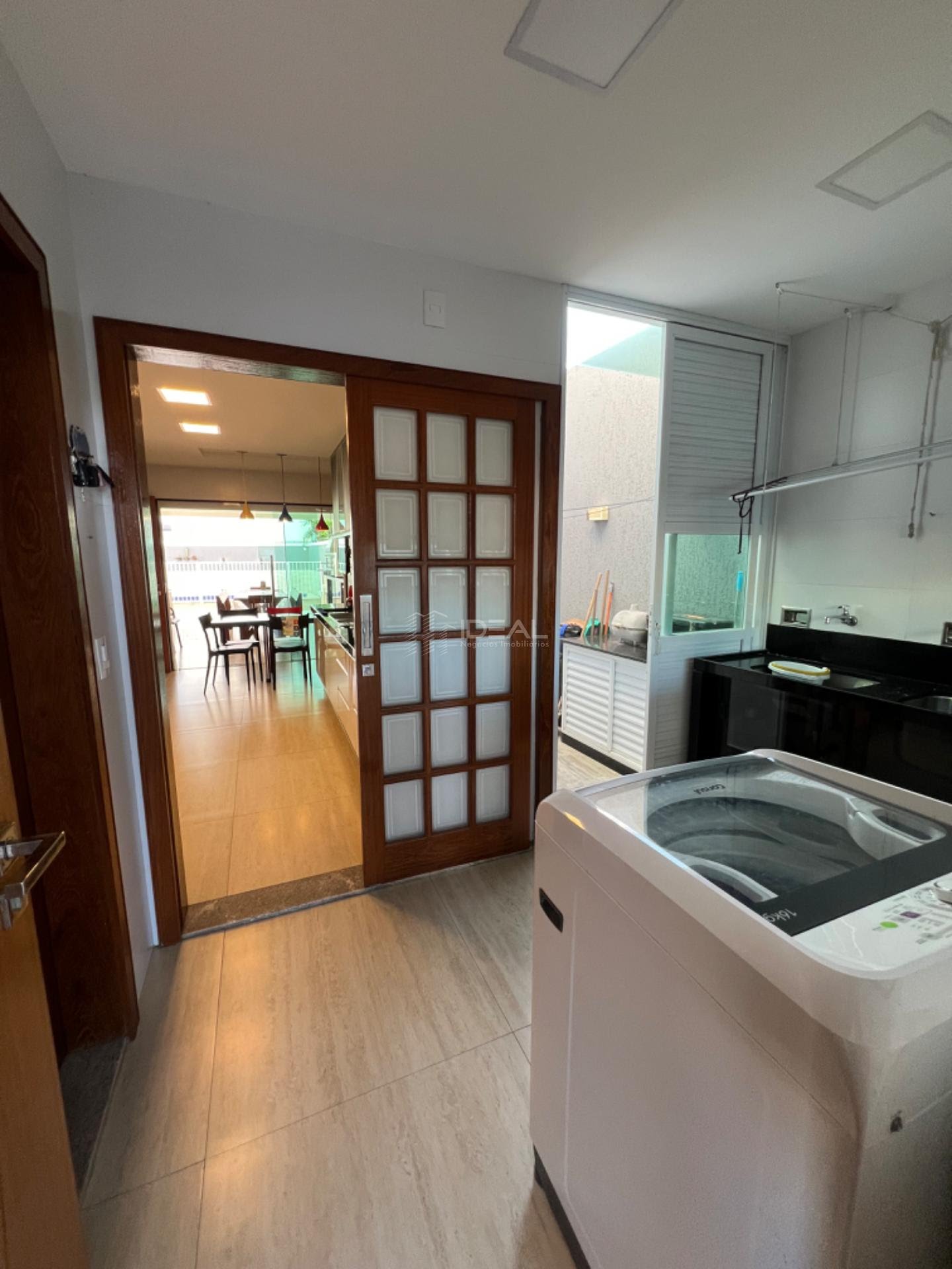 Casa à venda com 5 quartos, 4 suítes, 4 vagas e 330m² no Parque Santo Amaro, Campos dos Goytacazes (RJ) — foto 8 de 30