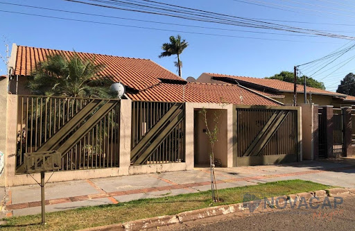 Casa térrea à venda na Cohafama, Campo Grande: 3 dormitórios, 2 suítes, 3 banheiros por R$490.000. Aproveite!