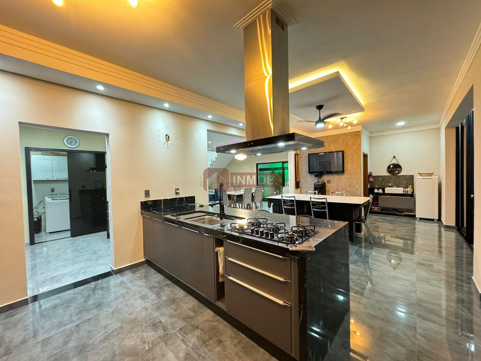 Casa à venda com 3 quartos, 2 suítes, 2 vagas e 267m² no Loteamento Residencial Parque das Araucárias, Tremembé (SP) — foto 27 de 30