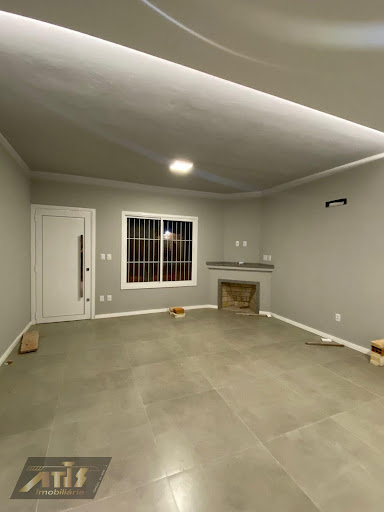 Sala com lareira