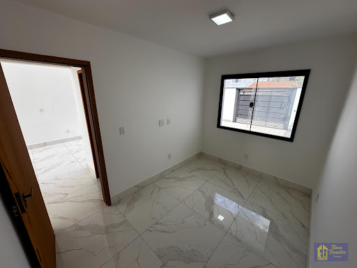 Sobrado à Venda em Vila Carmela III, Guarulhos, 3 Suítes, 125m²