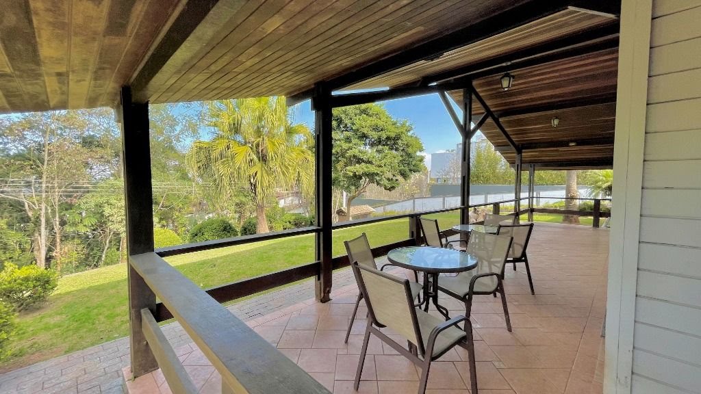 Casa para alugar com 5 quartos, 4 suítes e 374m² no Arujá Hills Premium, Arujá (SP) — foto 2 de 8
