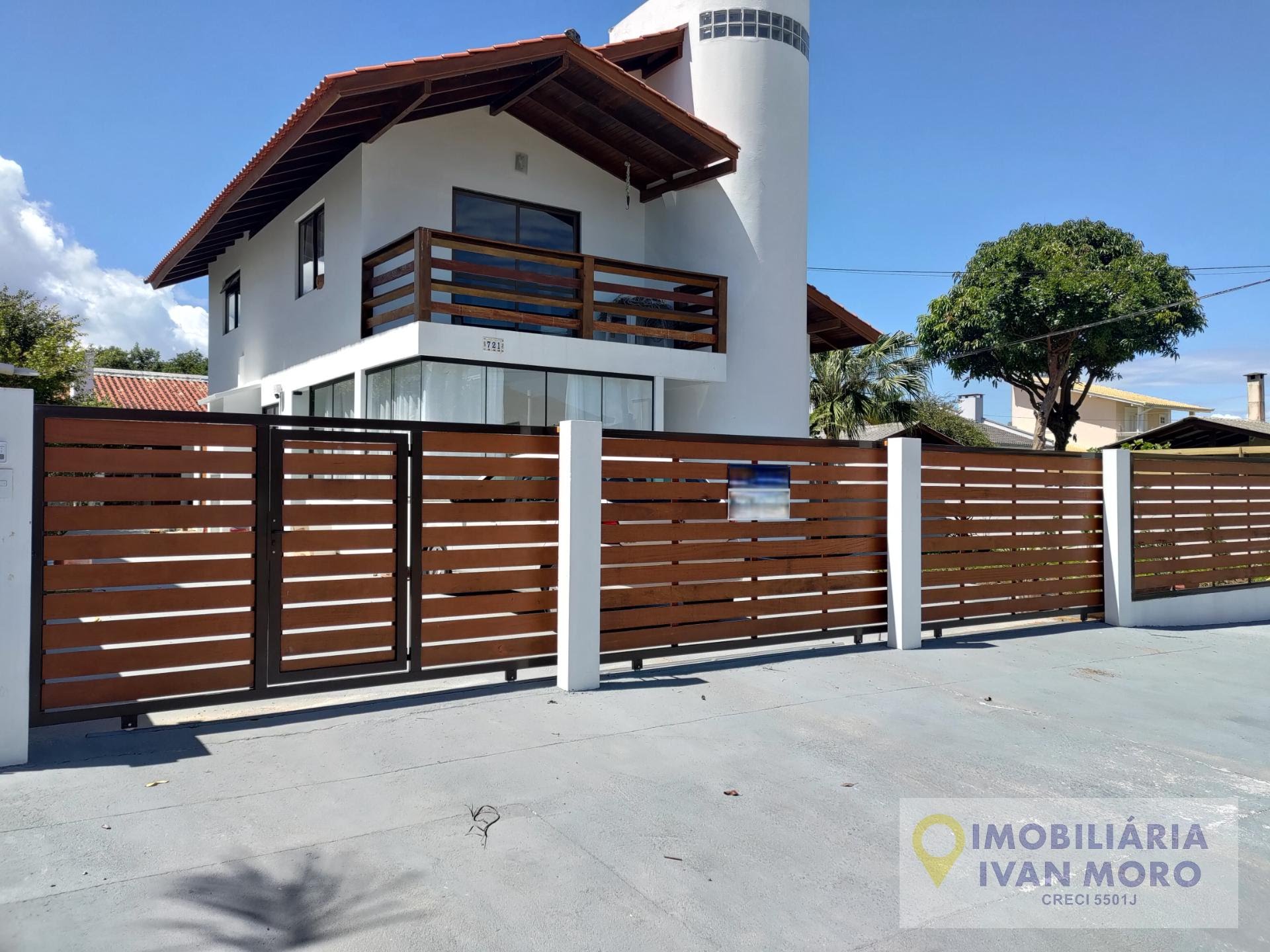 Apartamento para alugar com 1 quarto, 1 banheiro, 1 vaga e 40m² no Daniela, Florianópolis — foto principal