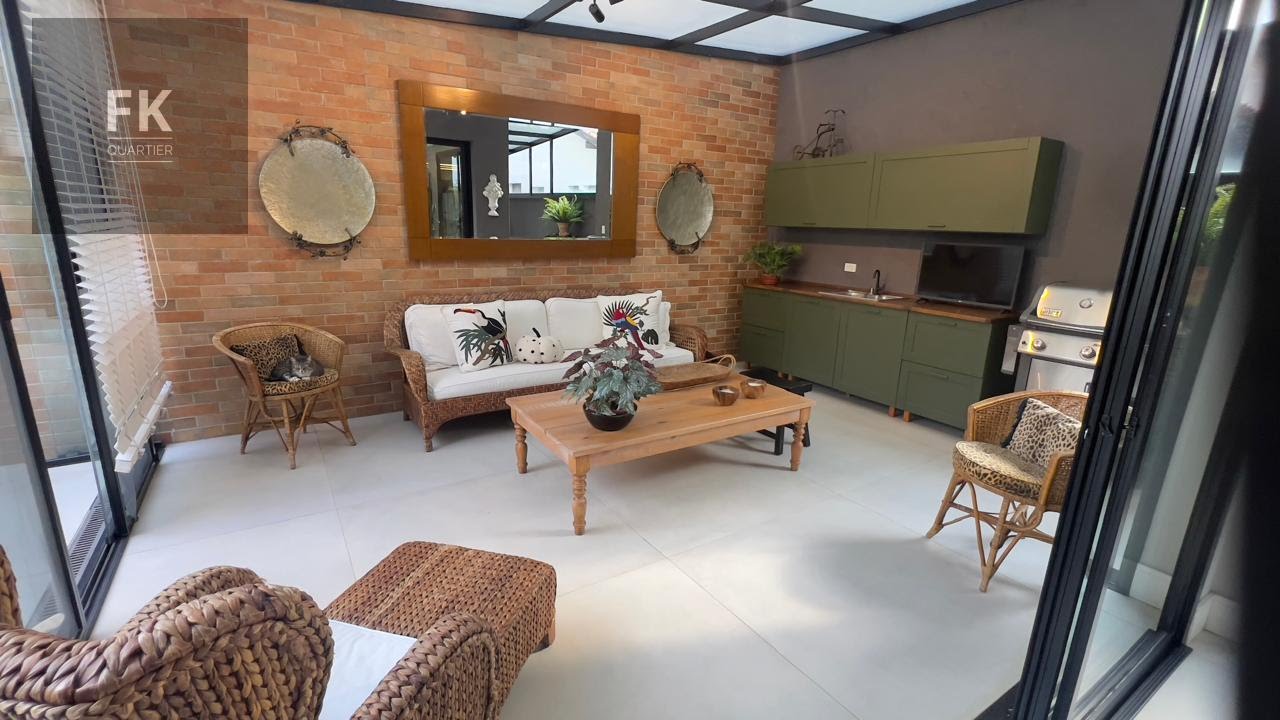 Casa à venda com 5 quartos, 4 suítes, 4 vagas e 300m² no Alphaville, Santana de Parnaíba (SP) — foto 3 de 30