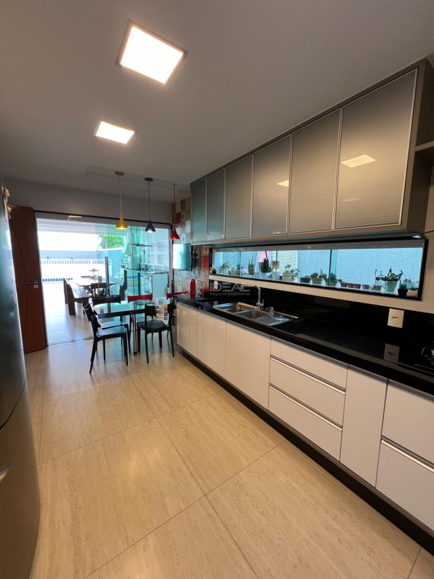 Casa à venda com 5 quartos, 4 suítes, 4 vagas e 330m² no Parque Santo Amaro, Campos dos Goytacazes (RJ) — foto 11 de 30