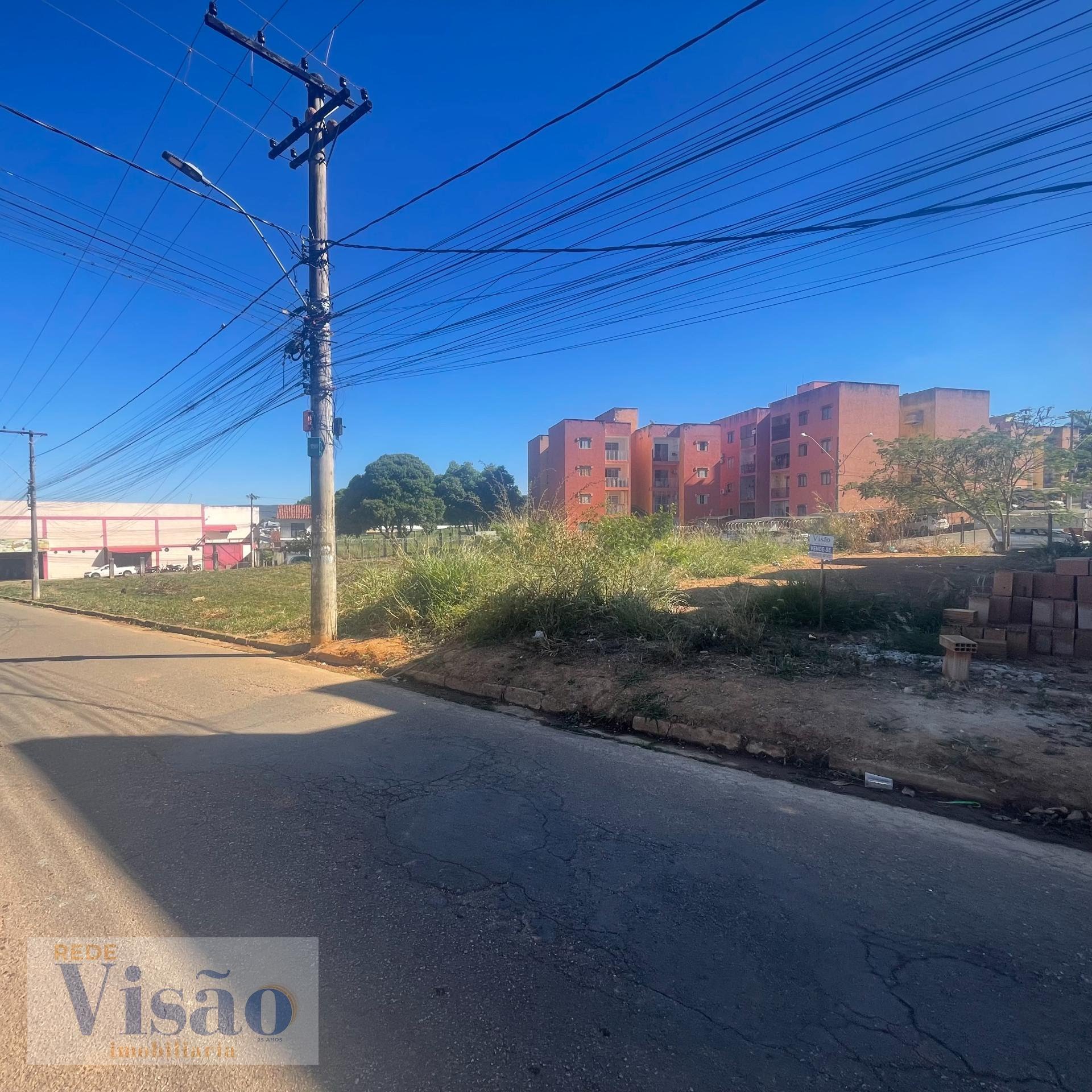 Terreno à venda com 300m² de terreno no Bairro Vila Mariana, Paracatu (MG) — foto 2 de 4