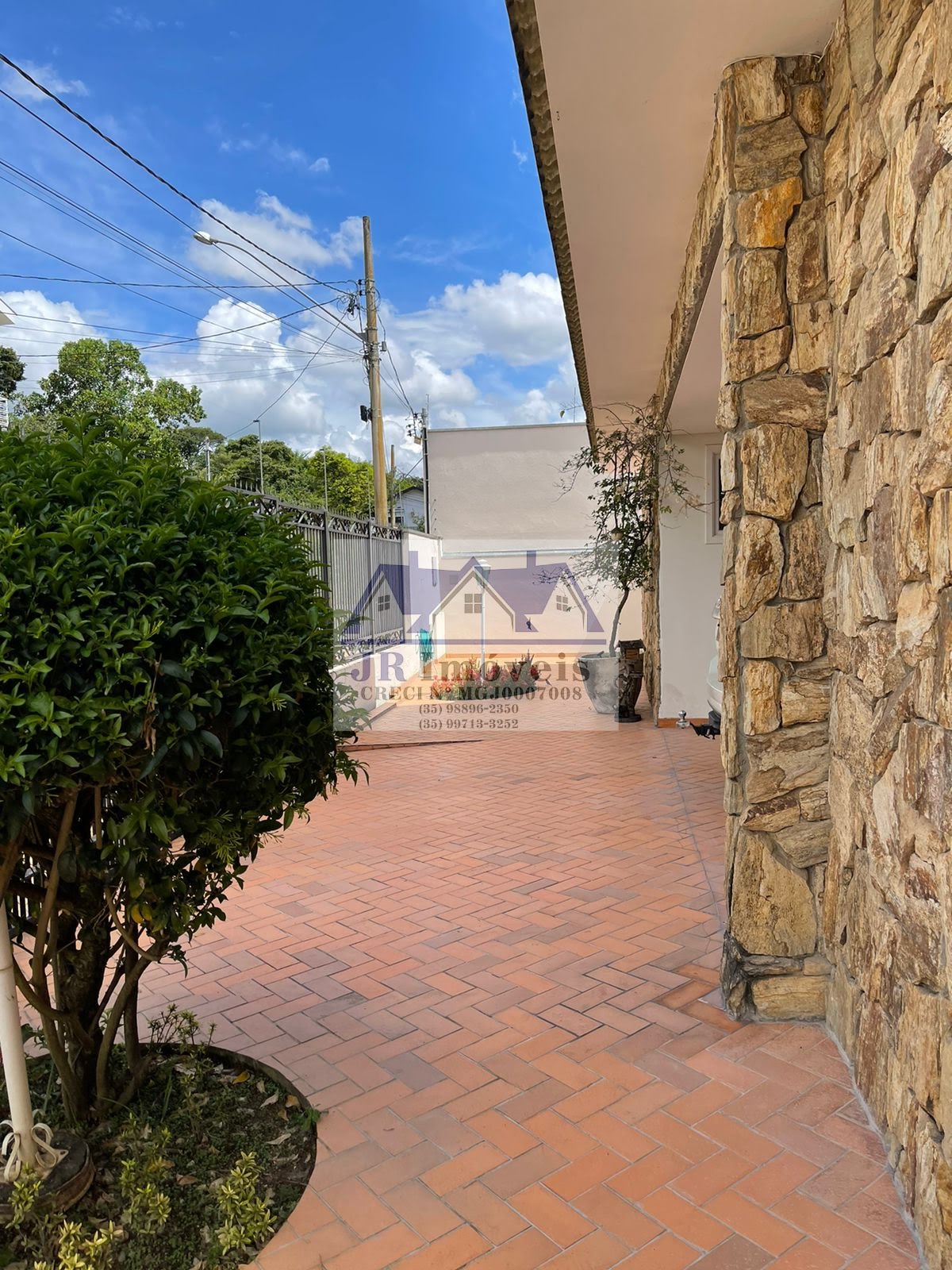 Casa à venda com 2 quartos, 1 suíte, 2 vagas e 650m² no Pinheirinho, Itajubá (MG) — foto 2 de 30