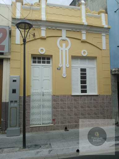 Casa 03 QTS em Centro  -  Campos dos Goytacazes