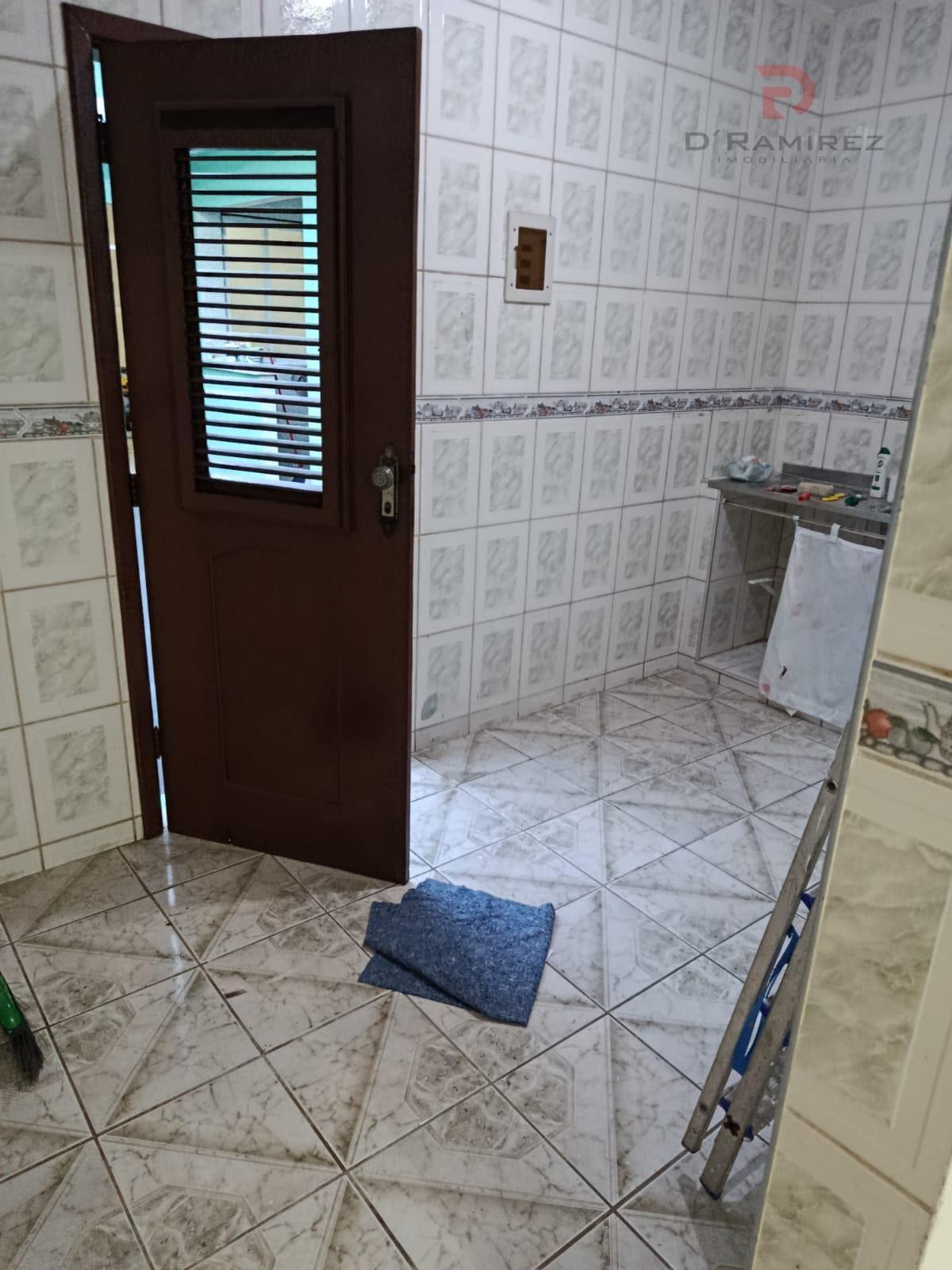 Casa à venda com 5 quartos, 1 suíte, 2 vagas e 250m² no Cohama, São Luís (MA) — foto 12 de 26