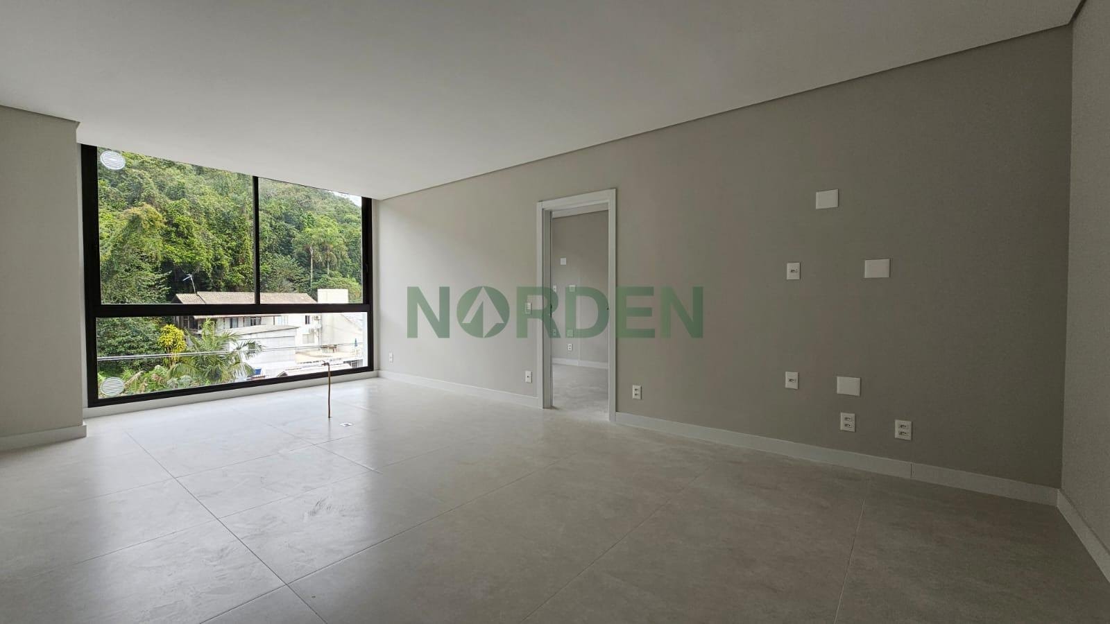 Apartamento de 70 m² com 2 quartos no Vila dos Açores, Jurerê