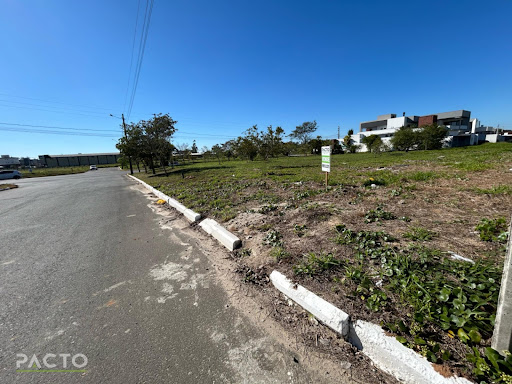 Terreno à venda em Caverazinho, Araranguá por R$ 284 mil