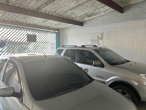 Até 3 vagas cobertas