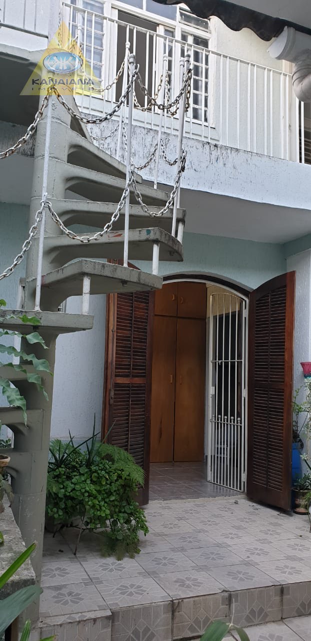 QUINTAL - ACESSO PARA EDÍCULA
