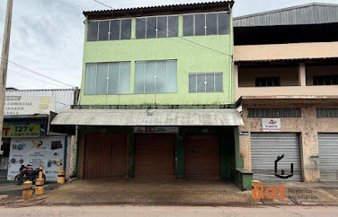 Prédio à venda no bairro JK, com 2 lojas e apartamento de 4 quartos, 111m²