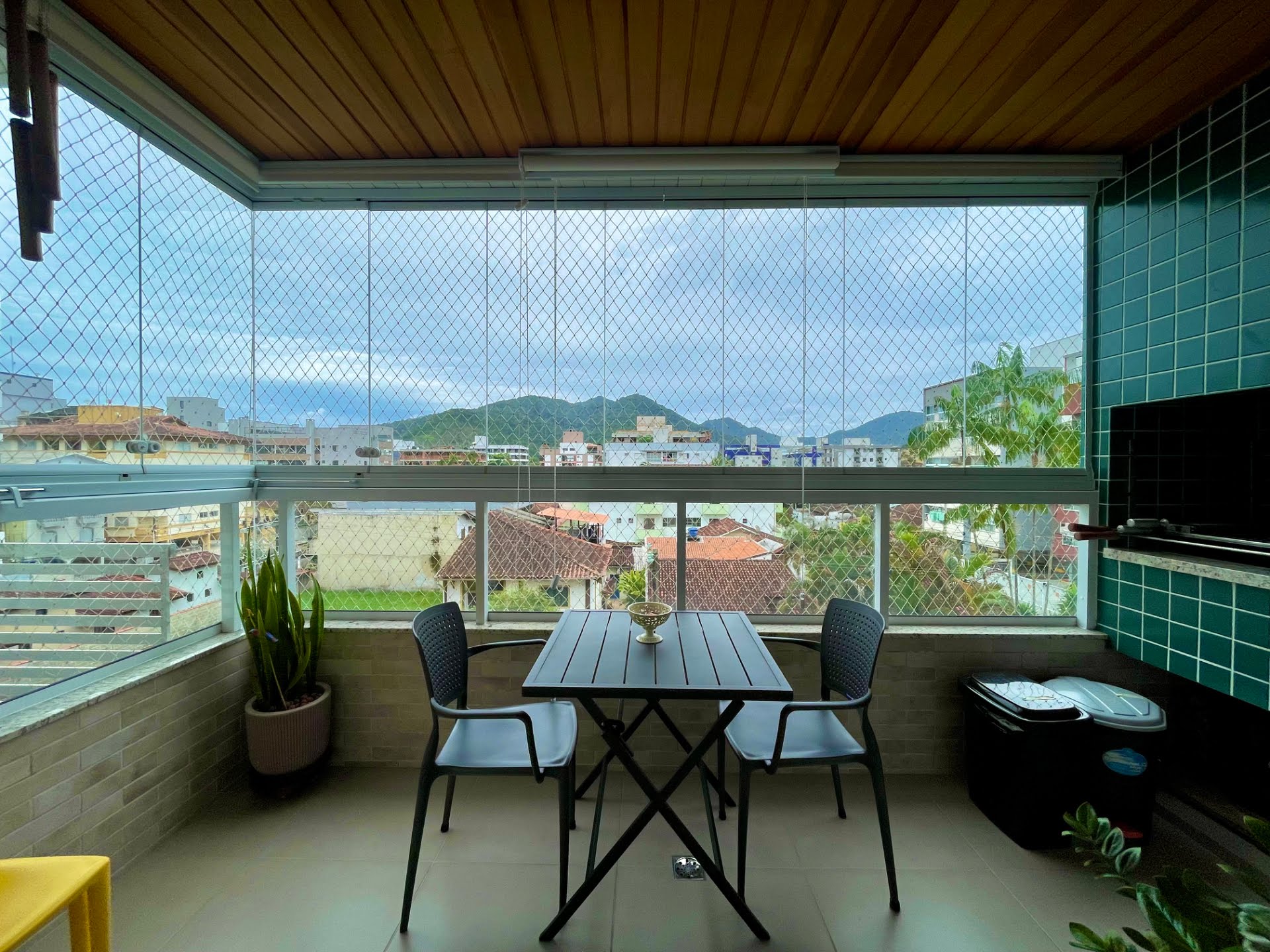 Apartamento à venda com 2 quartos, 1 suíte, 2 vagas e 65m² no Itaguá, Ubatuba (SP) — foto 2 de 16