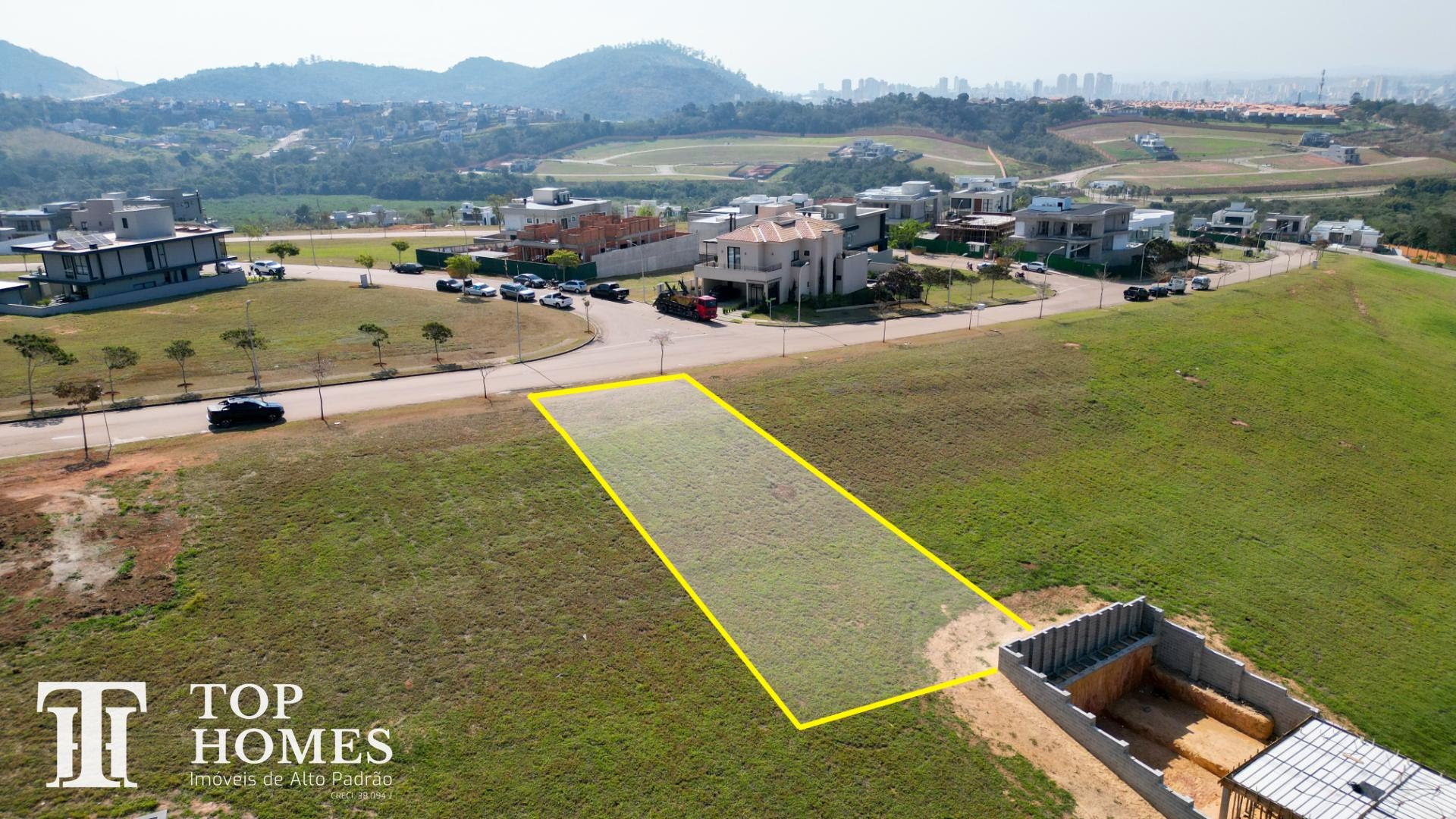 Terreno à venda no condomínio Alphaville Jundiaí I - 659 m²