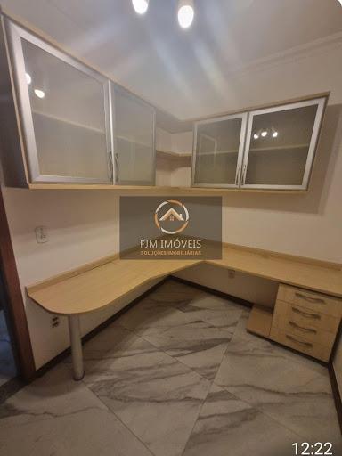 FJM imóveis vende: Casa na primeira quadra da praia no Ingá, Niterói: 4 Quartos, 3 Banheiros, R$1.800.000