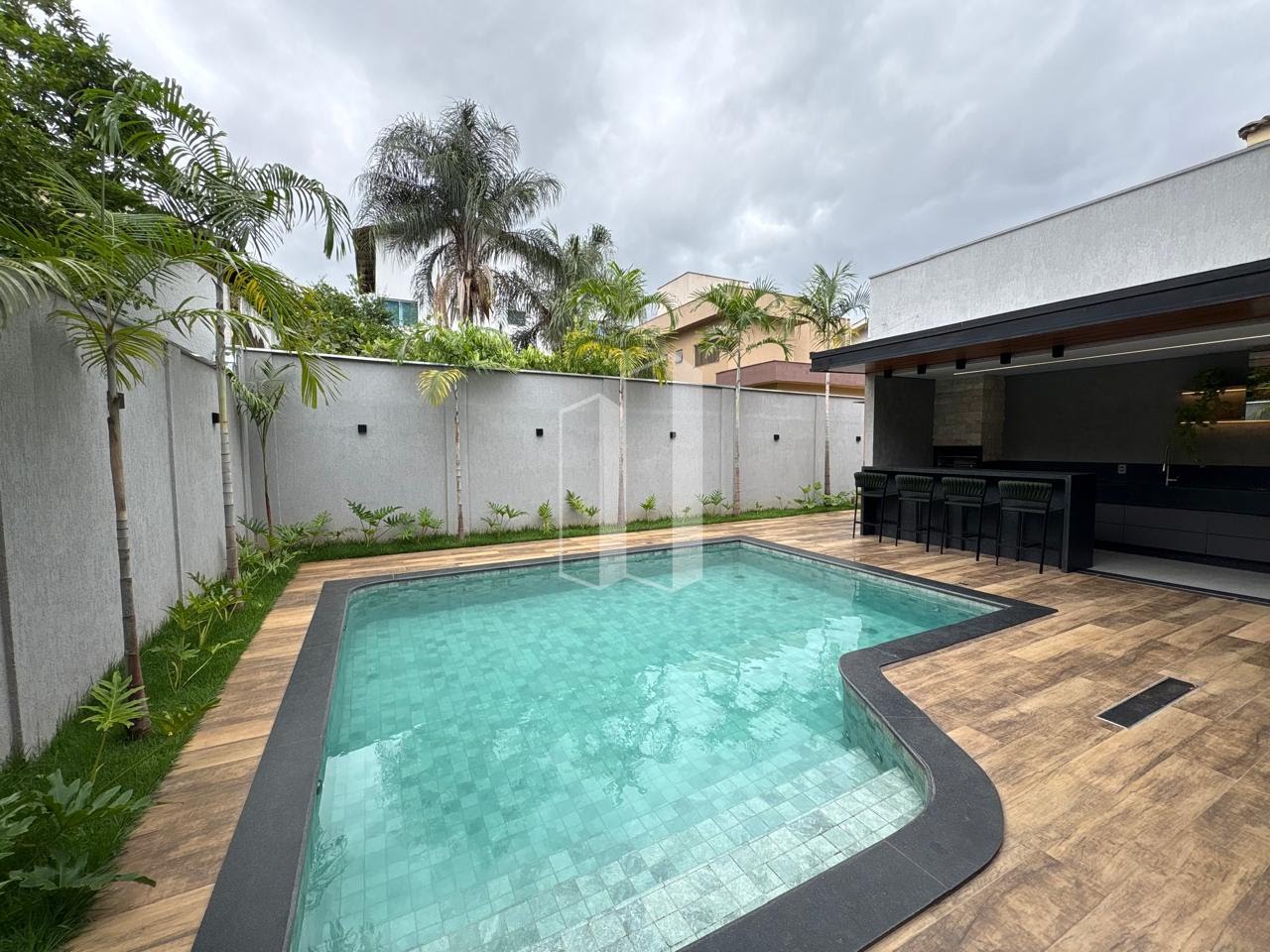 Casa à venda com 3 quartos, 3 suítes, 4 vagas e 286m² no Jardins Madri, Goiânia (GO) — foto 17 de 30