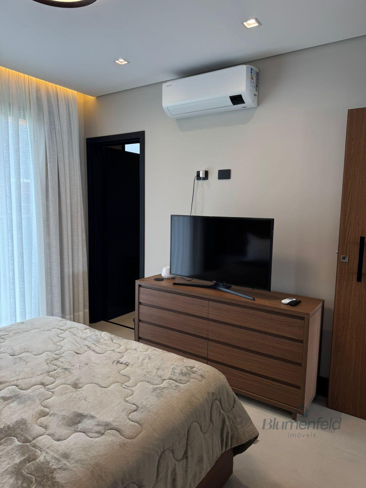 Casa à venda com 4 suítes, 6 vagas e 375m² no Ouro Fino, Santa Isabel (SP) — foto 29 de 30
