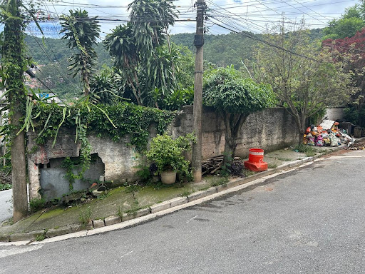 Divisa na Rua da Encosta