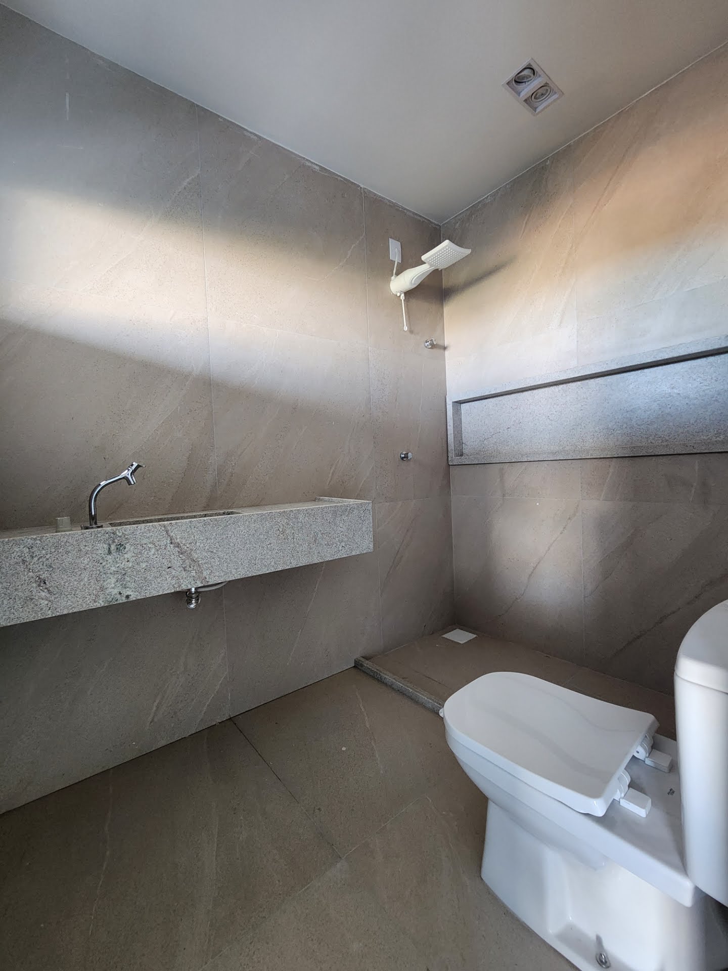Casa à venda com 4 quartos, 4 suítes, 6 vagas e 295m² no Sim, Feira de Santana (BA) — foto 13 de 21