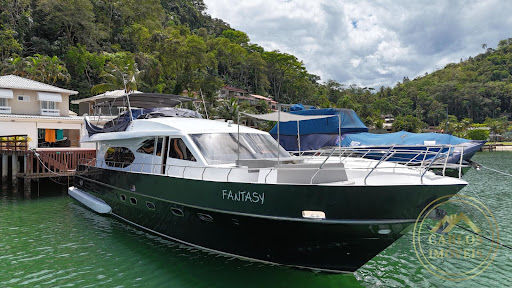 Barcos em Ponta da Cruz  -  Angra dos Reis