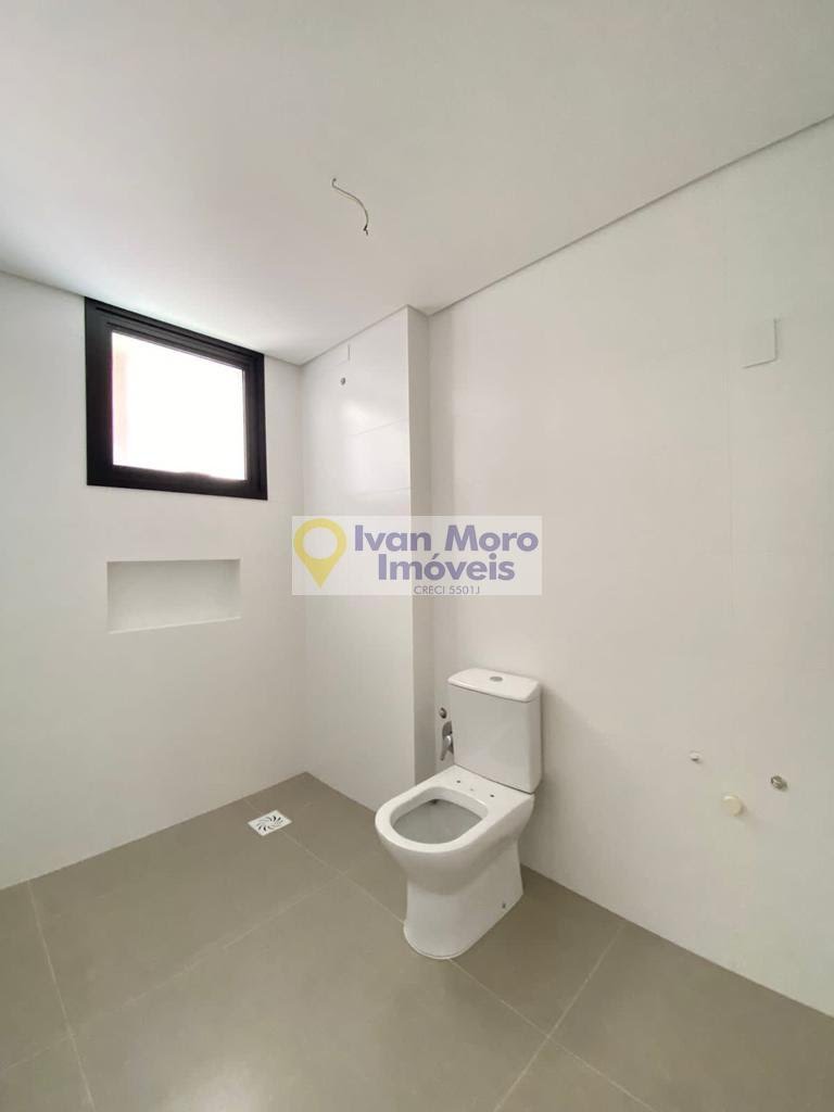 Apartamento à venda com 4 quartos, 4 suítes, 2 vagas e 210m² no Jurerê, Florianópolis (SC) — foto 24 de 30