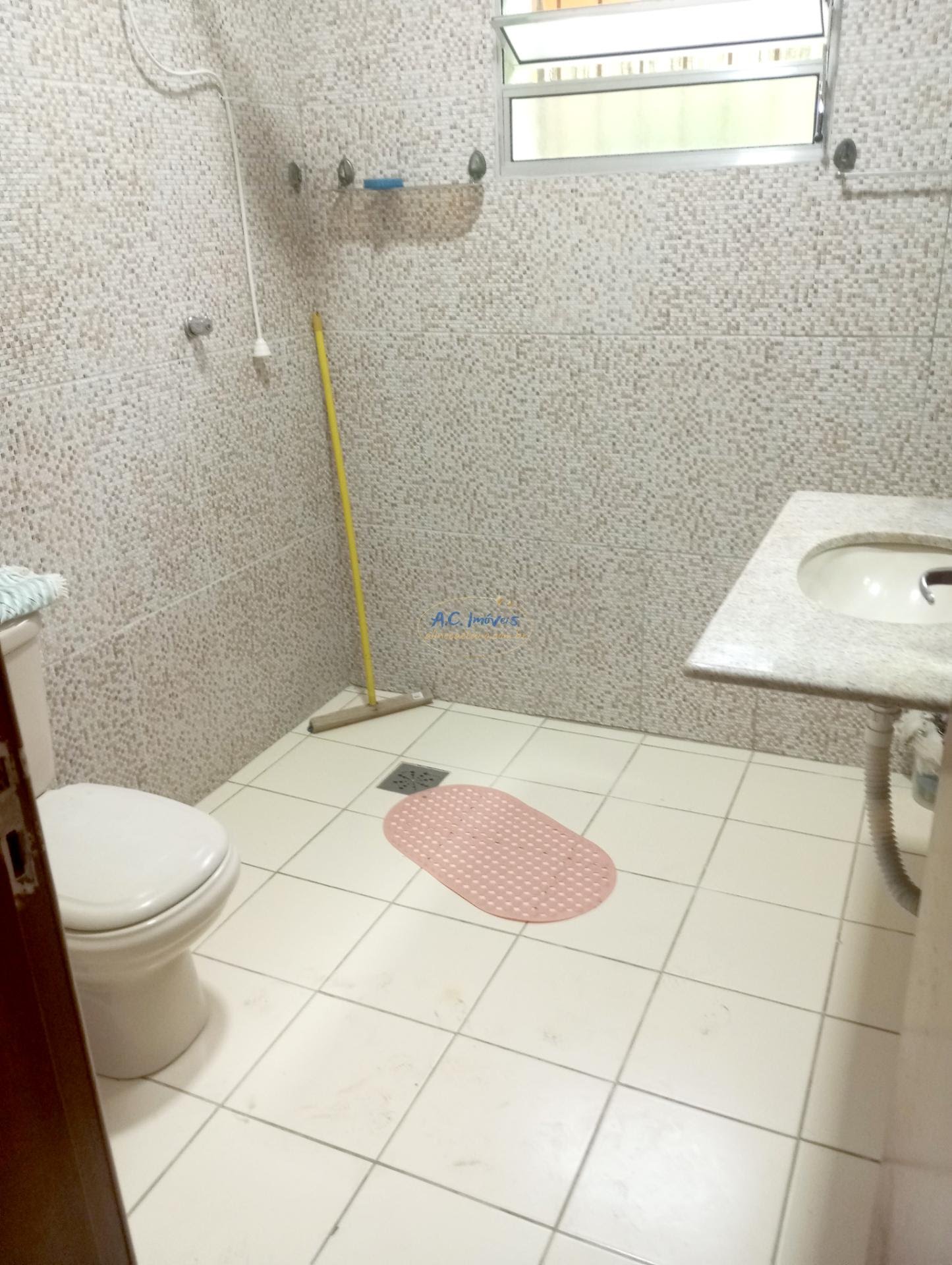Casa à venda com 3 quartos, 1 suíte, 2 vagas e 181m² no Aviação, Praia Grande (SP) — foto 12 de 26