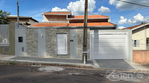 Casa à Venda em Vila Jamil de Lima - 3 Suítes e 207m²
