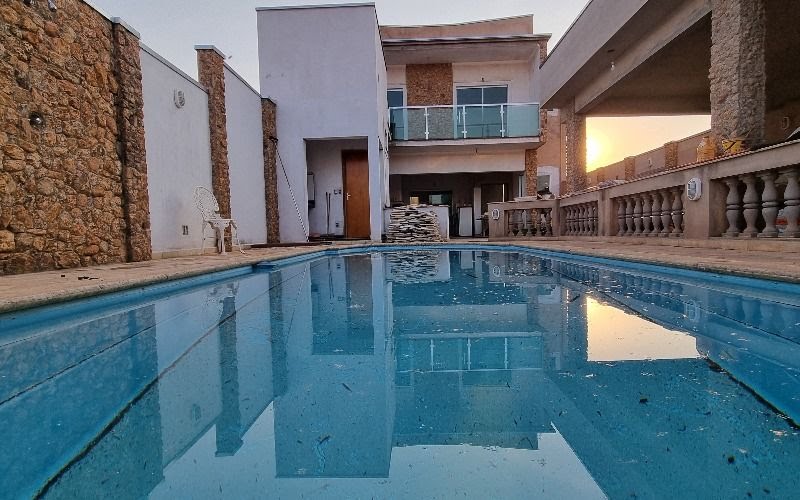 sobrado com piscina à venda 