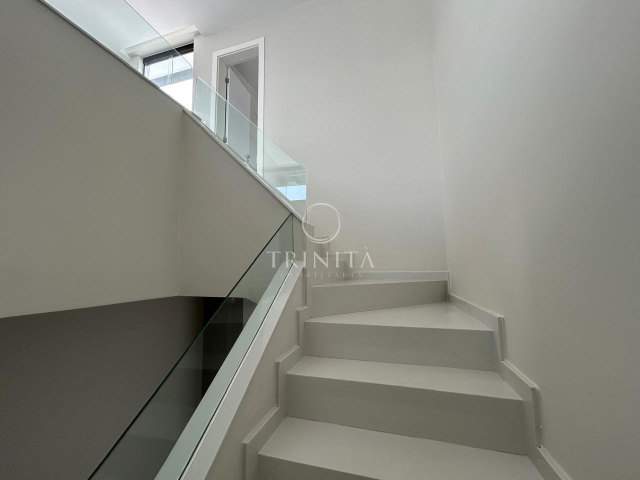 Escada para o pavimento superior