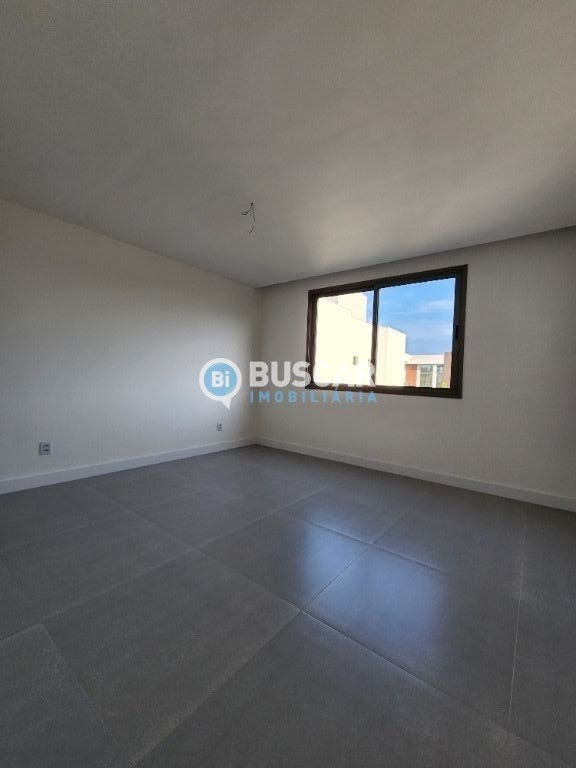 Casa à venda com 4 quartos, 4 suítes, 2 vagas e 252m² no Papagaio, Feira de Santana (BA) — foto 16 de 17