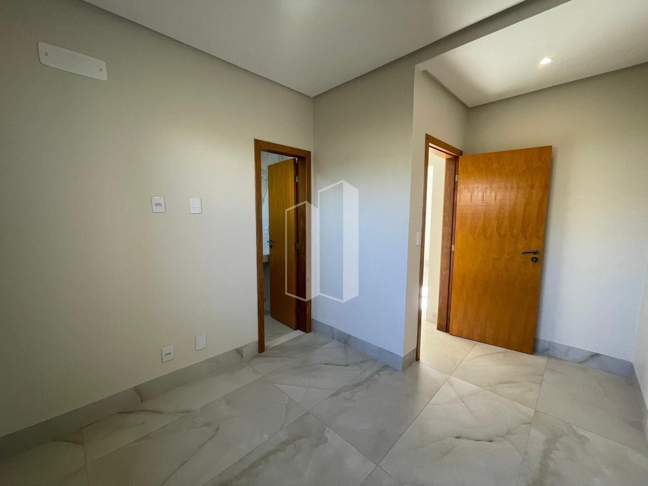 Casa à venda com 3 quartos, 3 suítes, 4 vagas e 156m² no Residencial Parqville Jacarandá, Aparecida de Goiânia (GO) — foto 4 de 15