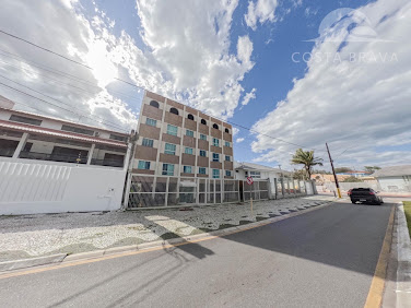 Potencial Airbnb Frente Mar, Praia Brava. Shows e Comércios.