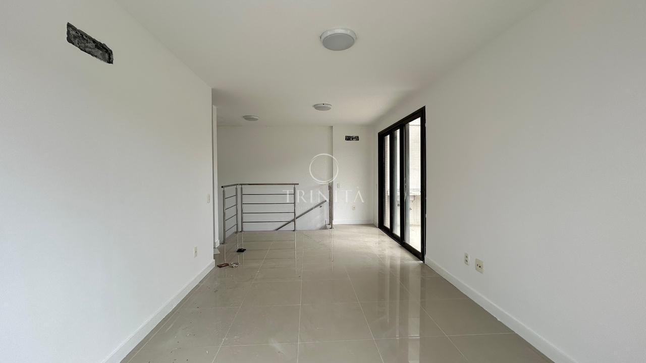 sala-trinitaimobiliaria-elos-ilhapura