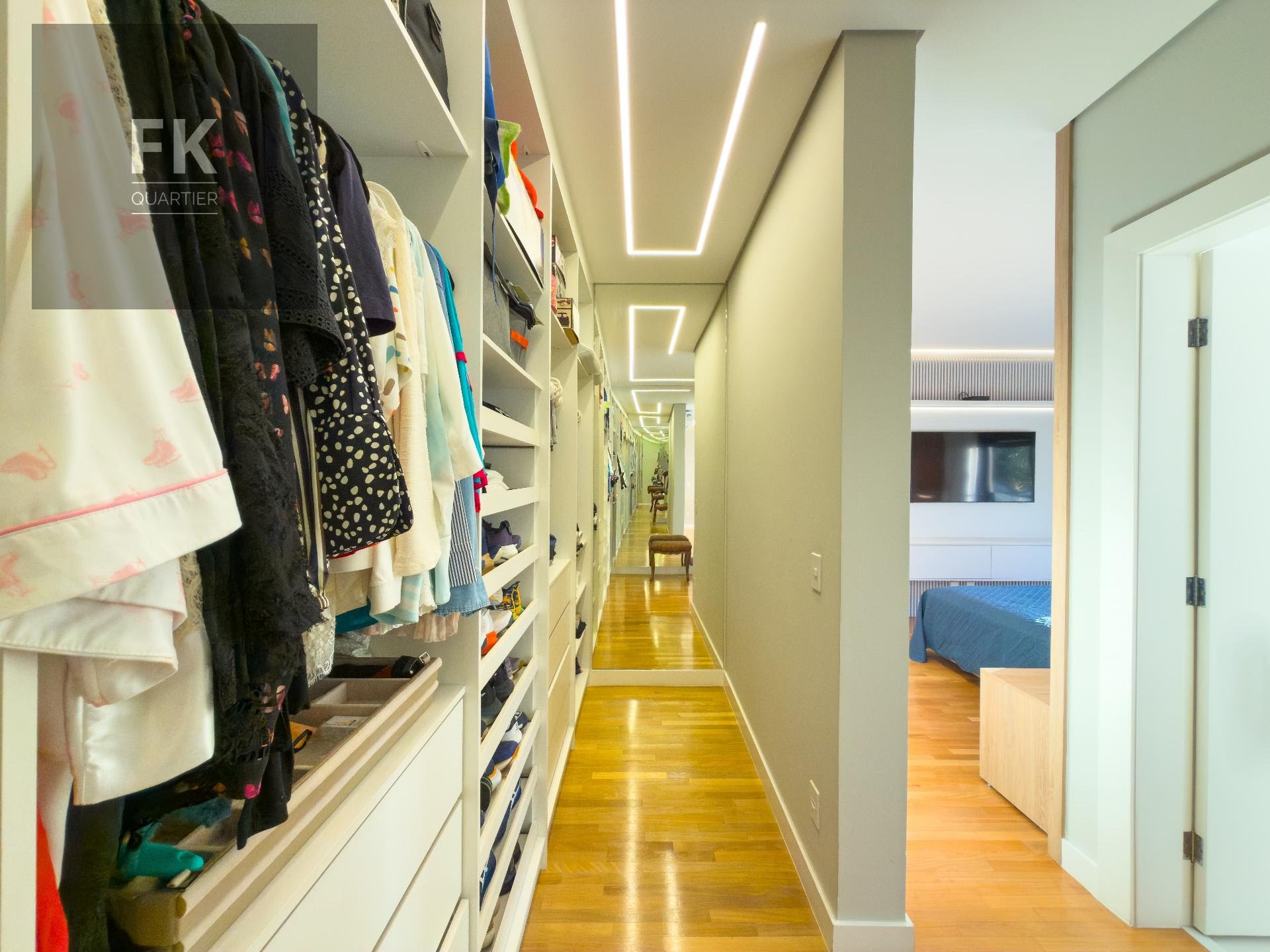 Casa à venda com 4 quartos, 4 suítes, 4 vagas e 360m² no Alphaville, Santana de Parnaíba (SP) — foto 17 de 27