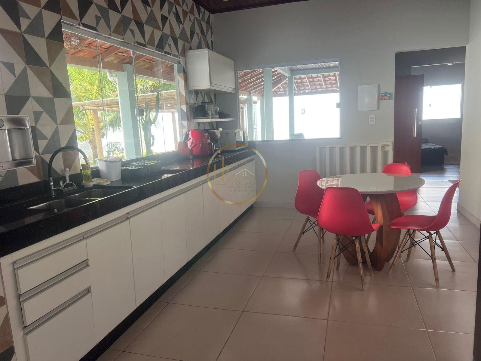 Casa à venda com 3 quartos, 1 suíte, 5 vagas e 350m² no Taperapuan, Porto Seguro (BA) — foto 7 de 17