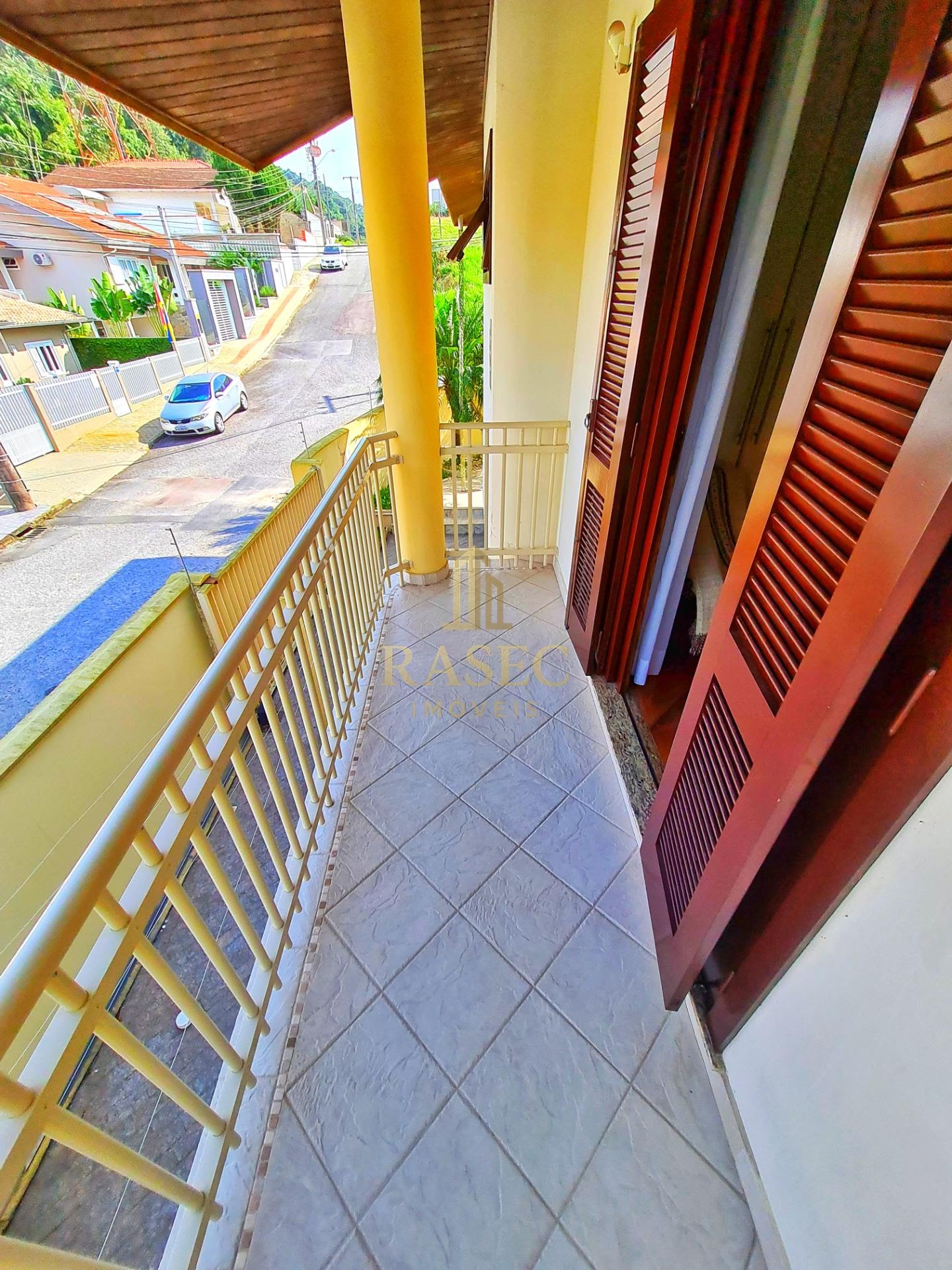 Casa à venda com 5 quartos, 1 suíte, 4 vagas e 294m² no Centro I, Brusque (SC) — foto 18 de 19