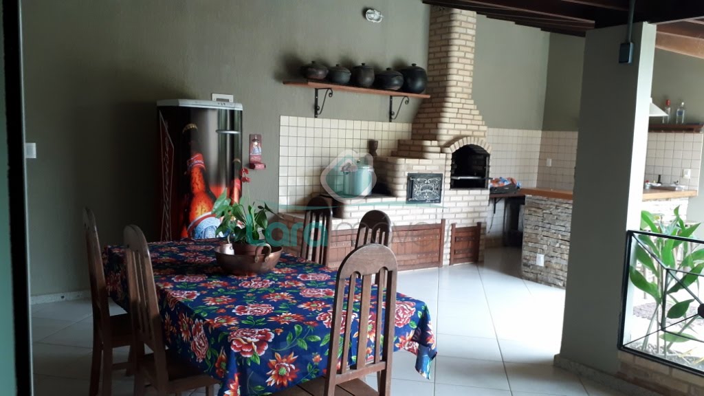 Casa à venda com 4 quartos, 1 suíte, 2 vagas e 300m² no Granja dos Cavaleiros, Macaé (RJ) — foto 23 de 30