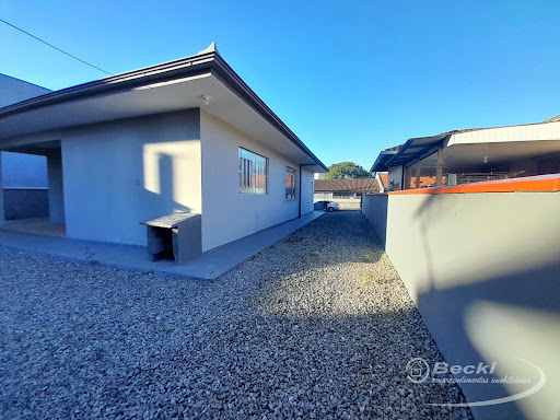 Casa à venda no Itaum, Joinville: 3 dorms, suíte com 97m² 